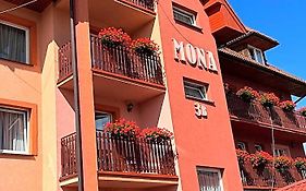 Willa Mona